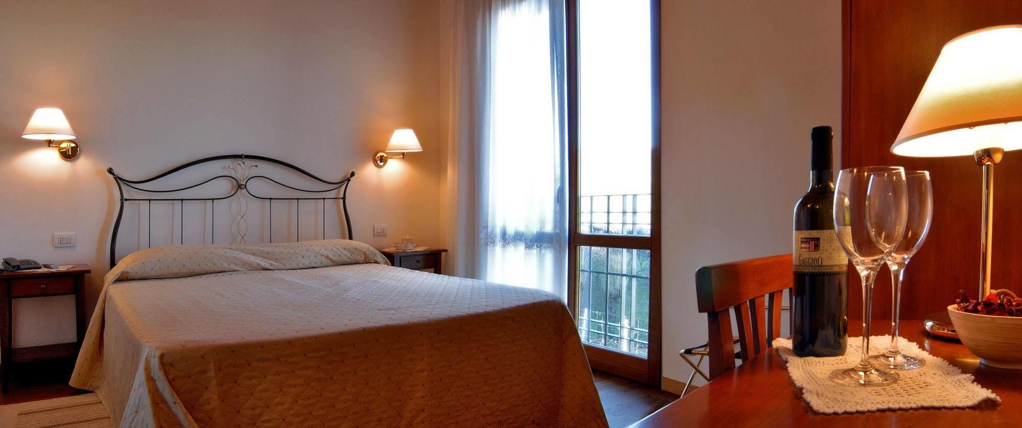 Agriturismo Gaggioli Borgo Delle Vigne Zola Predosa Luaran gambar